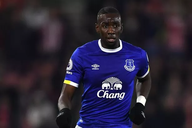 Everton winger Yannick Bolasie comes to the aid of struggling former club Hillingdon Borough
